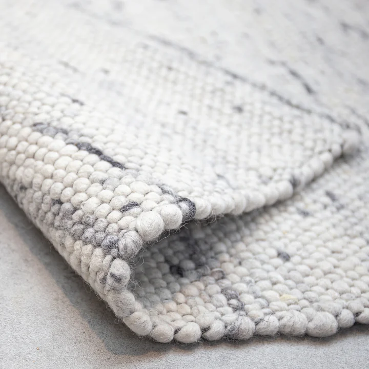 Vilten bolletjesdeken Pebble van Collection in beige gemêleerd