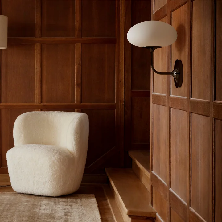 De Stemlite wandlamp in de inkomhal