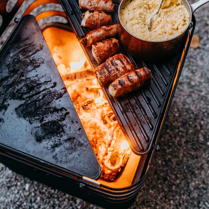 Vuurkorf met barbecueaccessoires