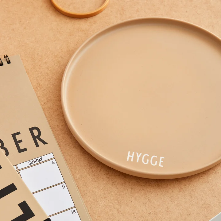 AJ Favourite Porseleinen bord van Design Letters in Hygge / beige