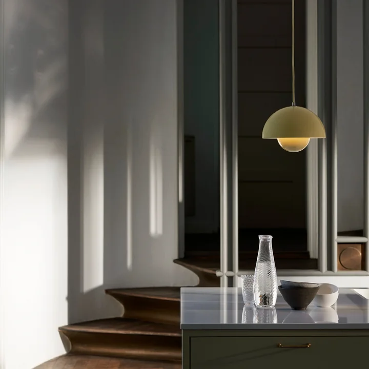 FlowerPot VP1 Hanglamp van & Tradition in de kleur signaalgroen
