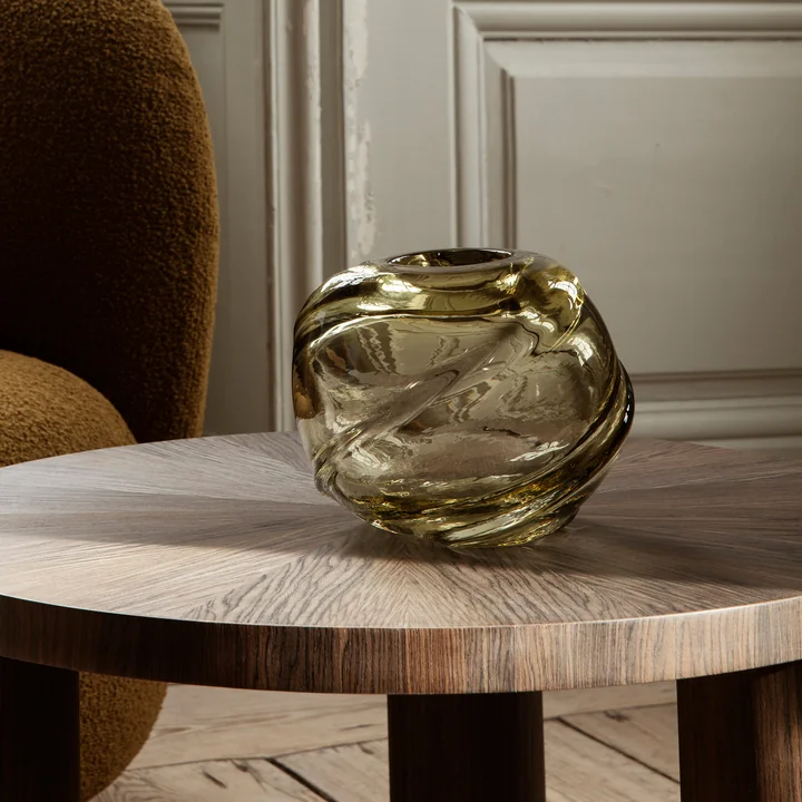 Water Swirl Vaas van Ferm Living in de kleur lichtgeel