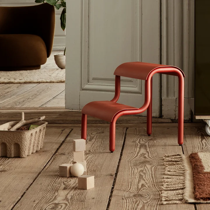 Up Step Multifunctionele kruk van Ferm Living in de kleur poppy red