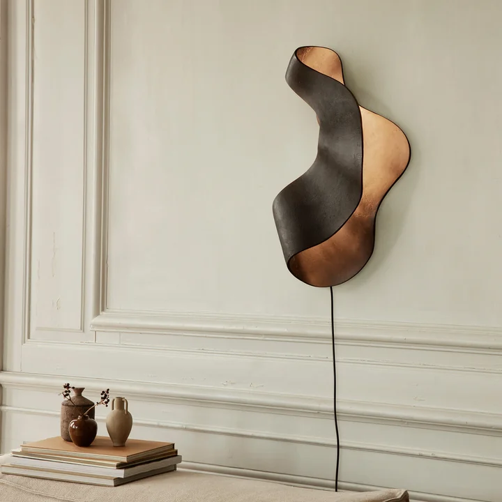Oyster wandlamp van Ferm Living in de kleur zwart