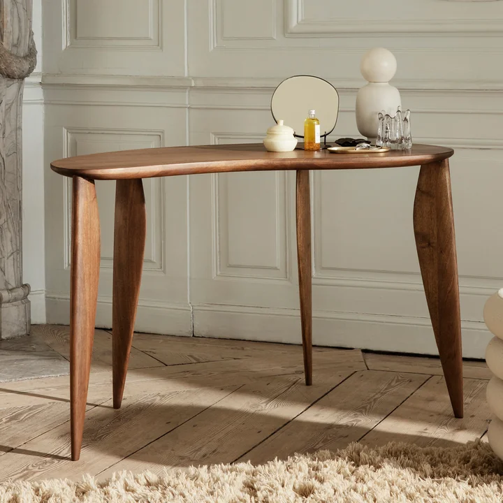 Feve Bureau van Ferm Living in walnoten afwerking