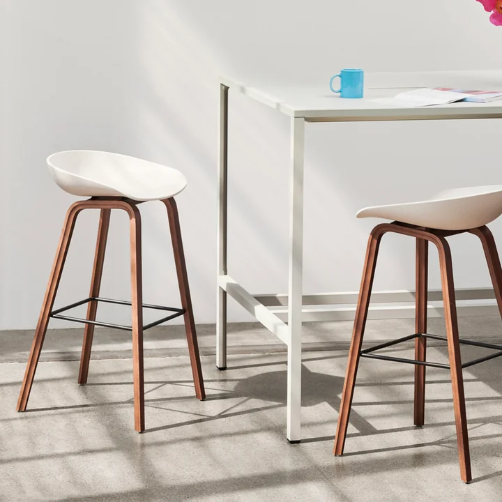 About A Stool AAS 32 van HAY