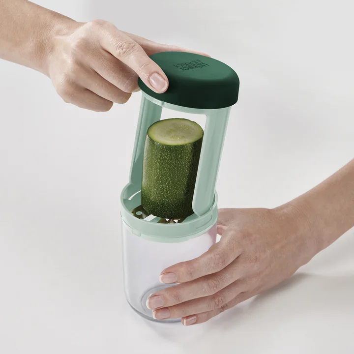 Spiro Spiraalsnijder van Joseph Joseph in salie