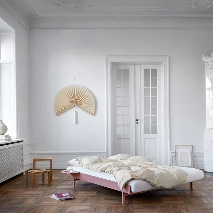 Bed van Moebe in dusty rose