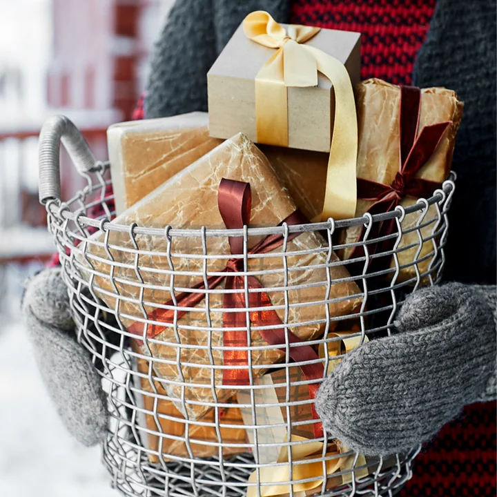 Am 16 door Korbo met geschenken