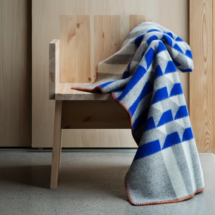 Kvam Wollen deken 200 x 135 cm van Røros Tweed in blauw