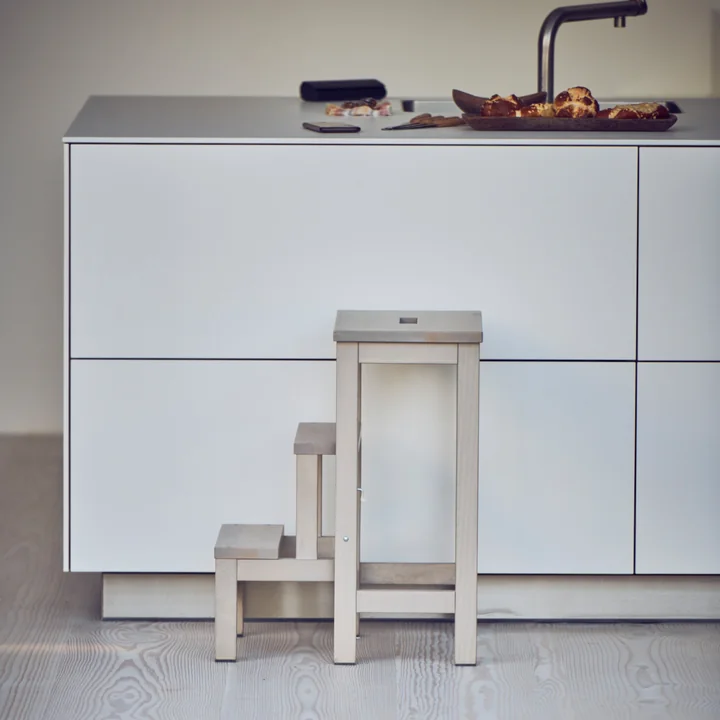 Soho Krukladder, 3 treden van Jan Kurtz in lichtgrijs