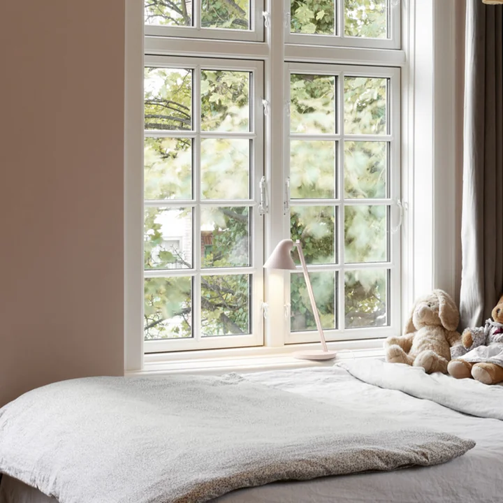 NJP Mini LED tafellamp van Louis Poulsen