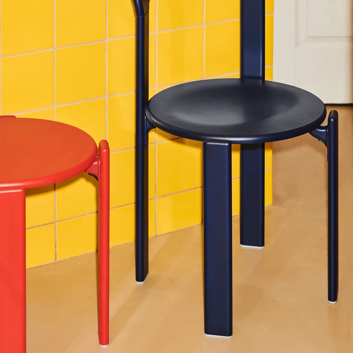 Rey Stoelen en krukjes van HAY