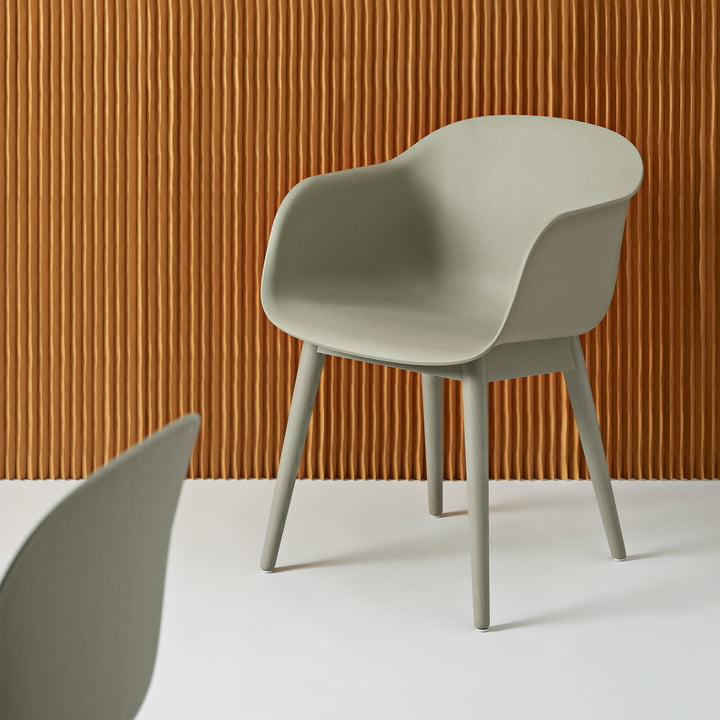 Fiber Chair Wood Base van Muuto