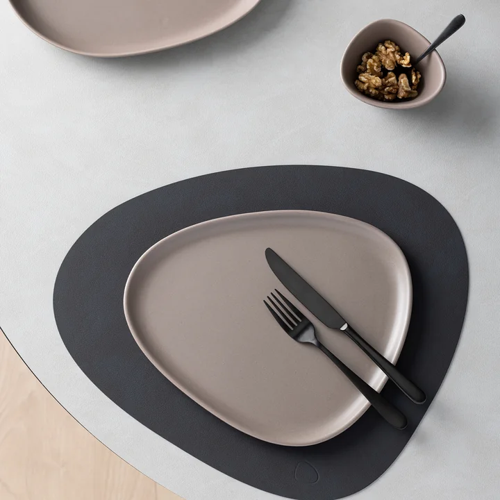 Curve Stoneware Plaat in Lind DNA