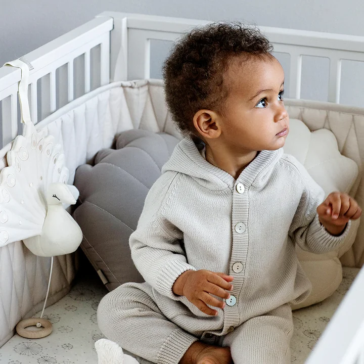 Bedrand met Harlequin borduurwerk van Cam Cam Copenhagen