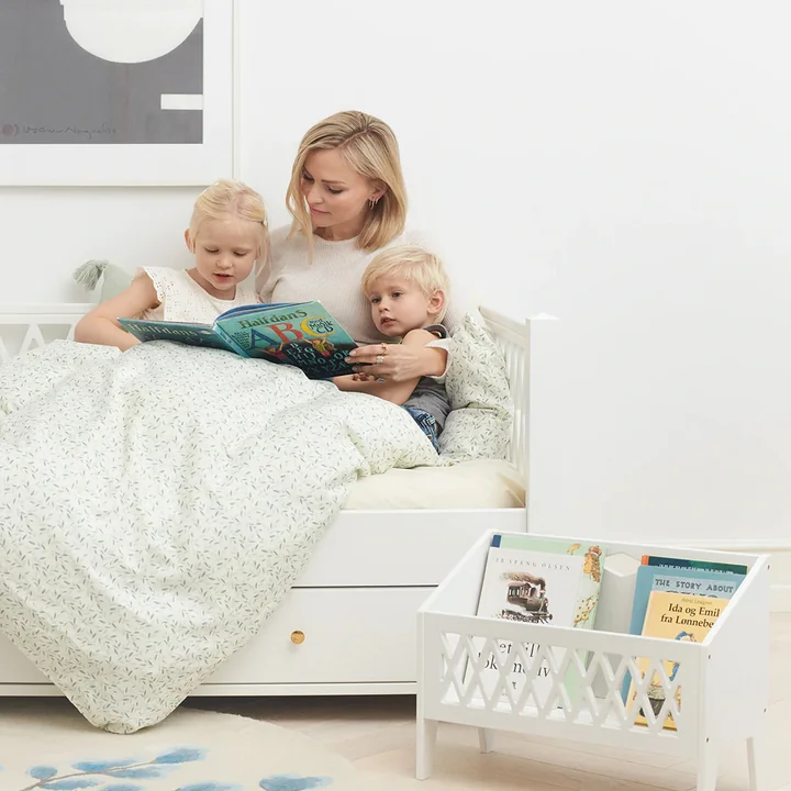 Harlequin Boekenkast van Cam Cam Copenhagen in de kleur wit