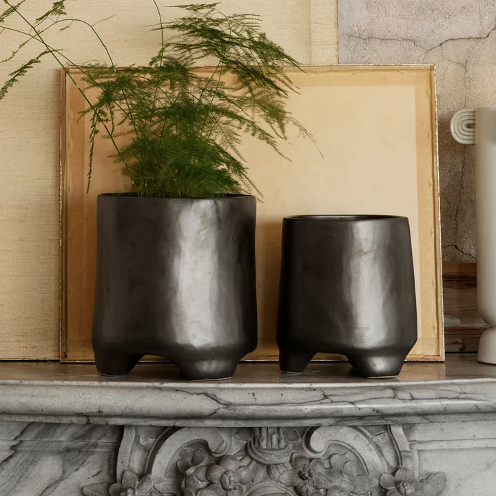 Esca Bloempot van Ferm Living in de kleur zwart