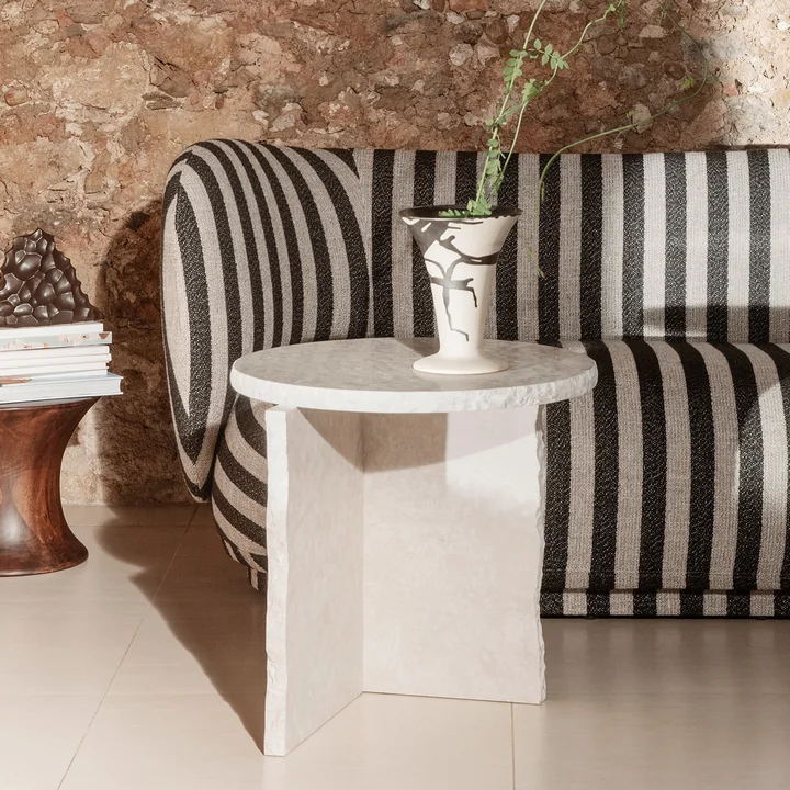 Flores Vaas van Ferm Living in het design zand/zwart