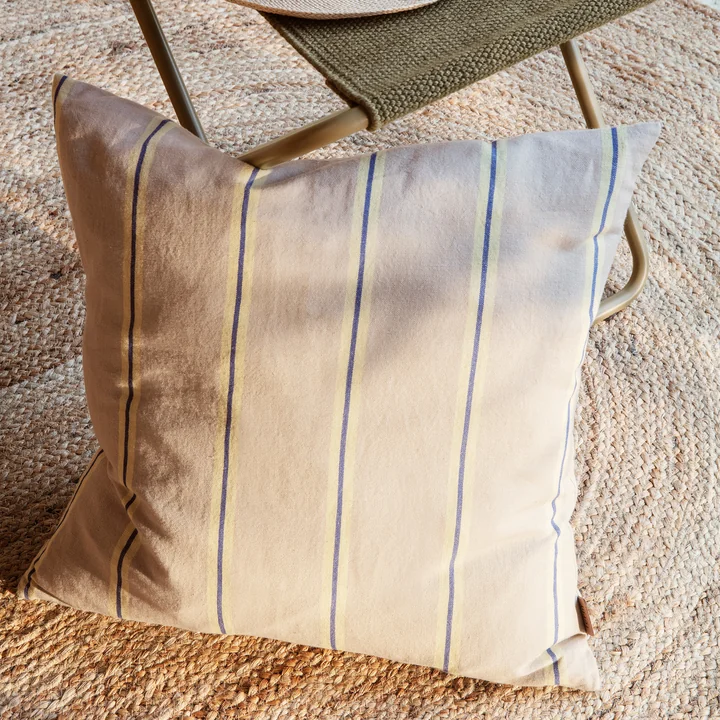 Grand Kussen, 50 x 50 cm, oester / citroen / blauw van Ferm Living