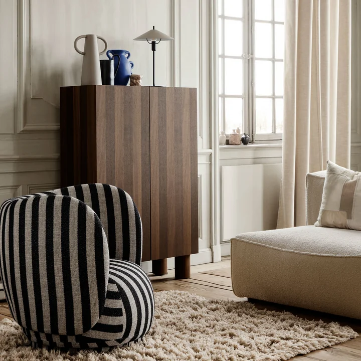 Post Opbergkast van Ferm Living in gerookt eiken afwerking