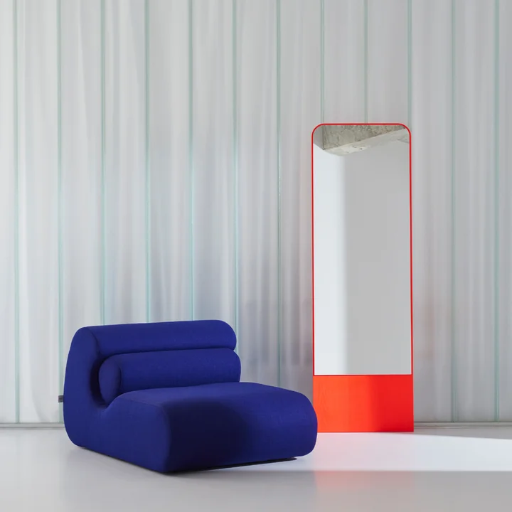 Friedrich Ola 2-zitsbank en spiegel van OUT Objekte unserer Tage