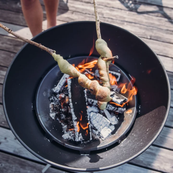 Bowl 57 Vuurschaal, met driepoot van höfats