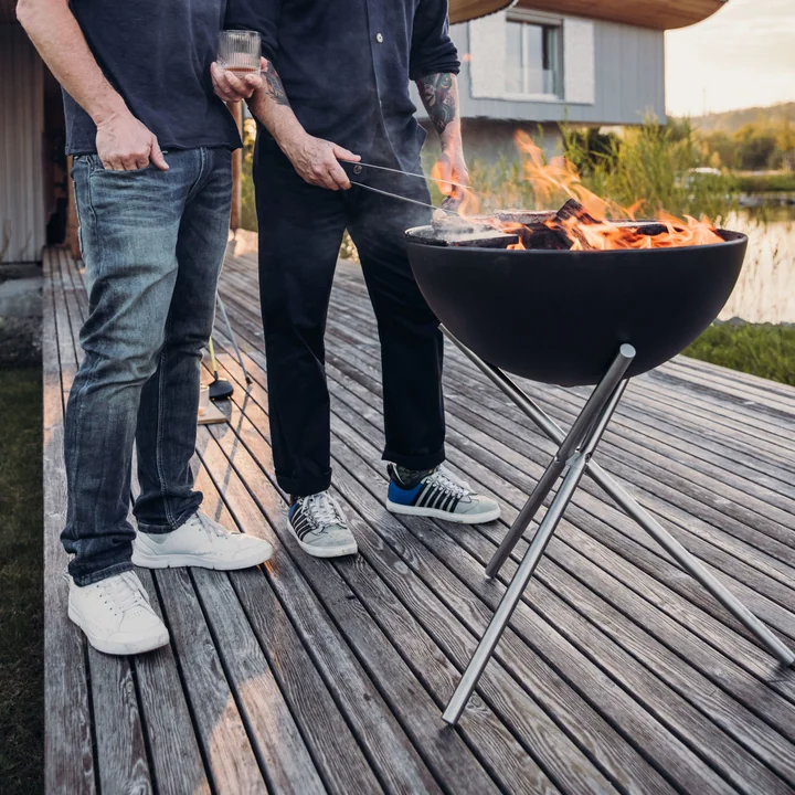 Bowl 57 Vuurschaal, met driepoot van höfats