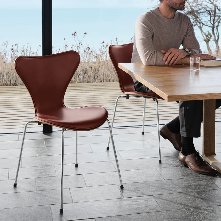 Serie 7, stoel, kastanjebruin leer / onderstel chroom by Fritz Hansen