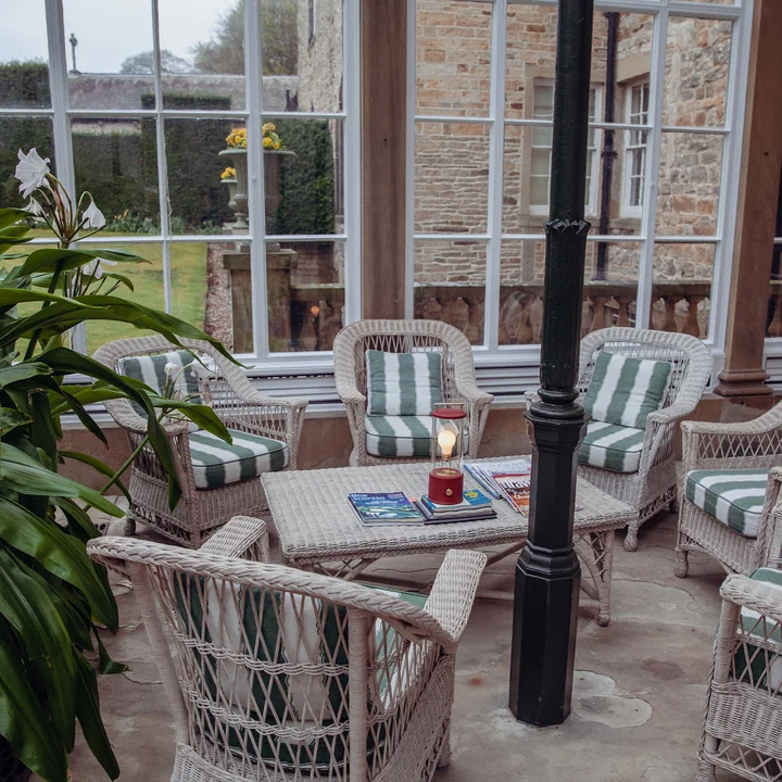 The Muse Oplaadbare LED tafellamp, pomona red van Tala