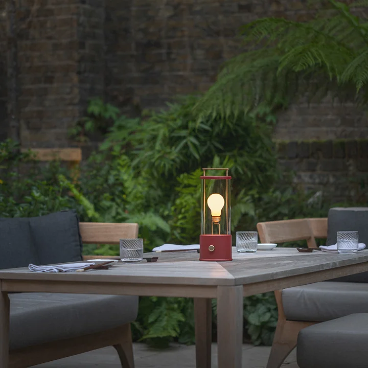 The Muse Oplaadbare LED tafellamp, pomona red van Tala