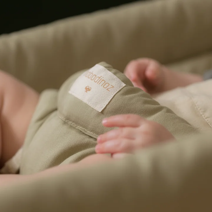 Growing Green Babywipstoeltje met kussen van Nobodinoz