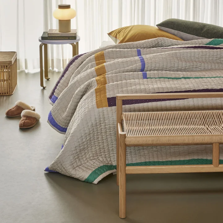 Glimlachkrukje en Heritage bankje van Hübsch Interior