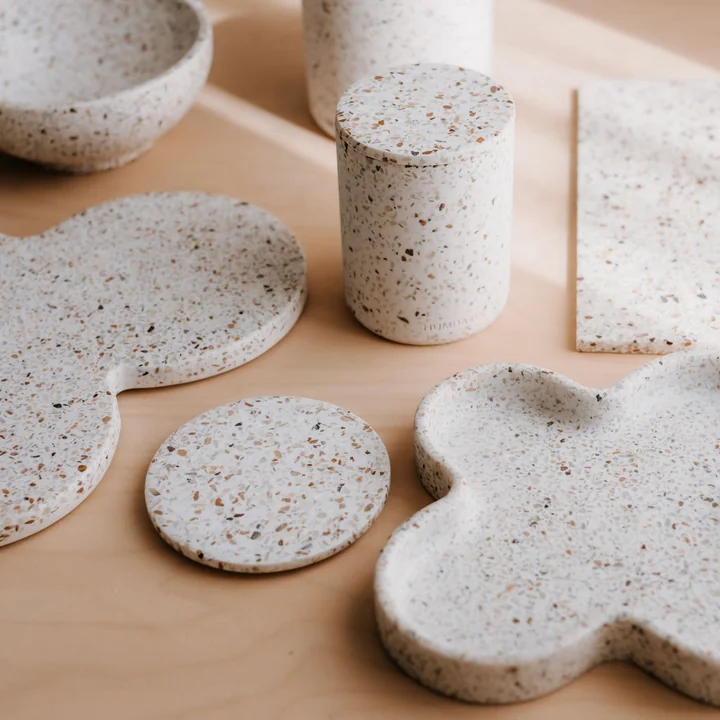 Terrazzo van Humdakin in de afwerking rood/beige