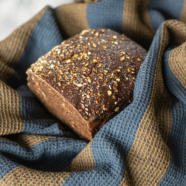 Elvira Theedoek van Mette Ditmer in de kleur ocker