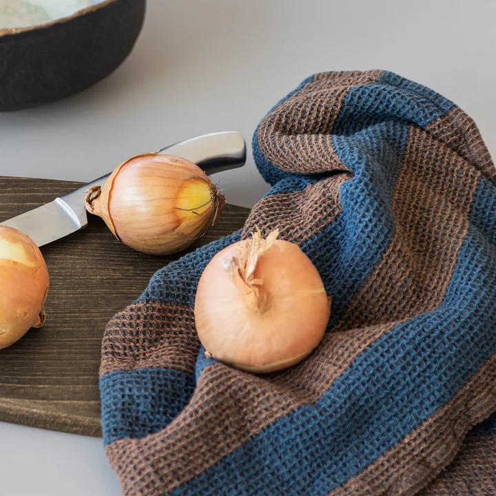 Elvira Theedoek van Mette Ditmer in de kleur slate blue