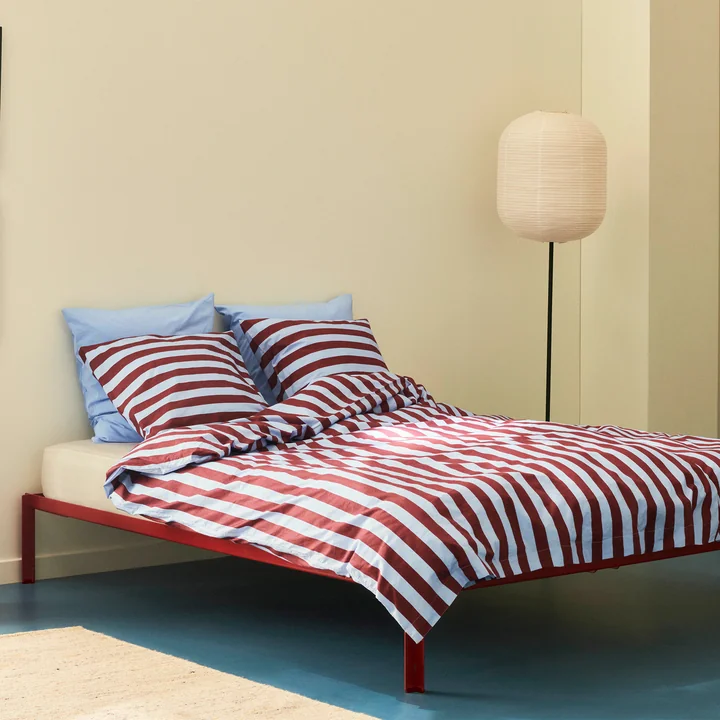 Connect Bed, maroon red van HAY