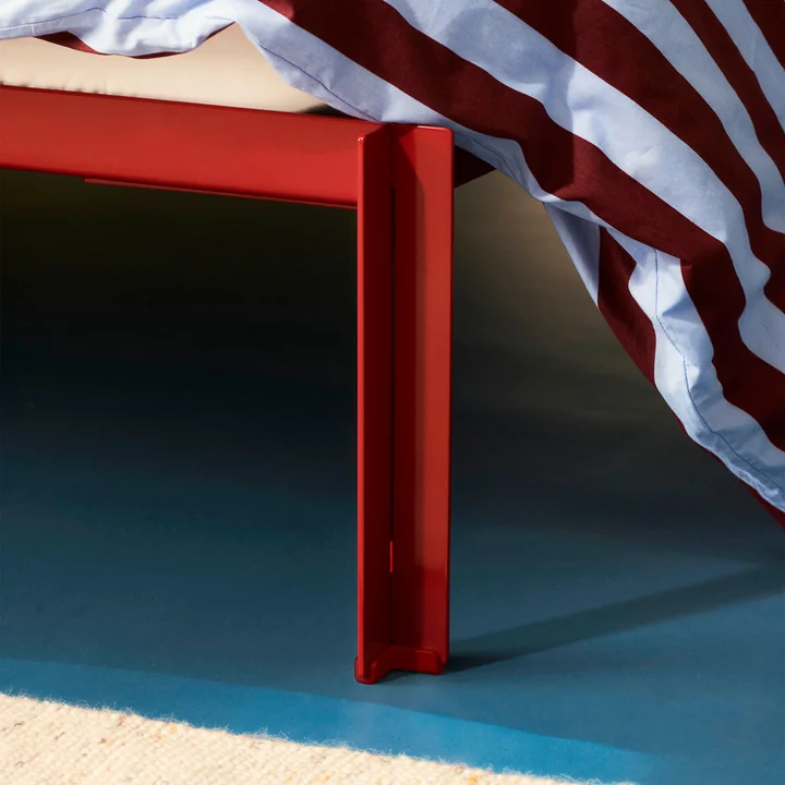 Connect Bed, maroon red van HAY