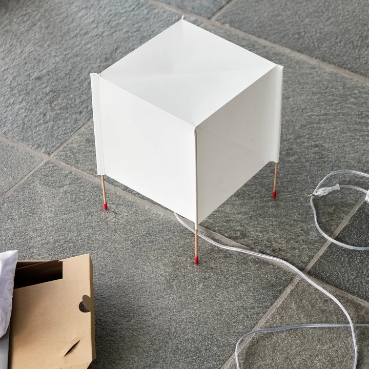Paper Cube Papieren Tafellamp van HAY
