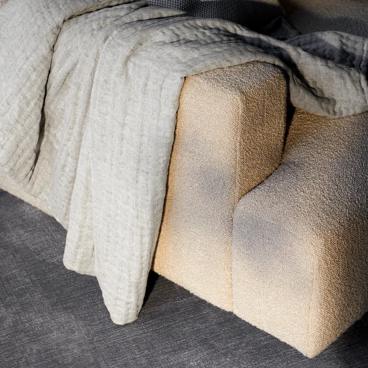 Develius Sofa, beige (Karakorum 003) van & Tradition