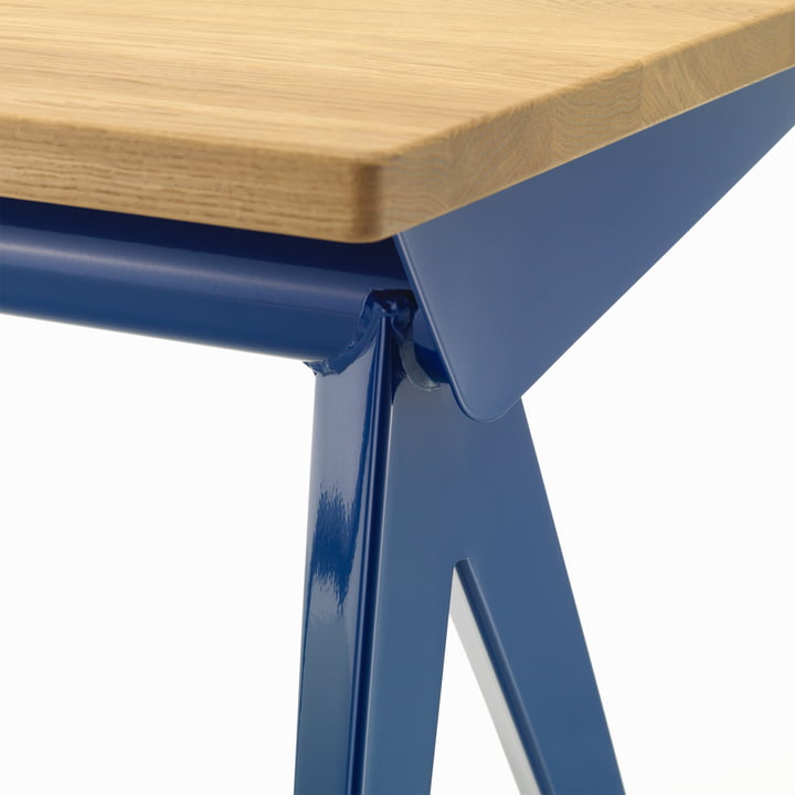 Compas Direction Tafel van Vitra in eiken natuur / Prouvé Bleu Marcoule afwerking