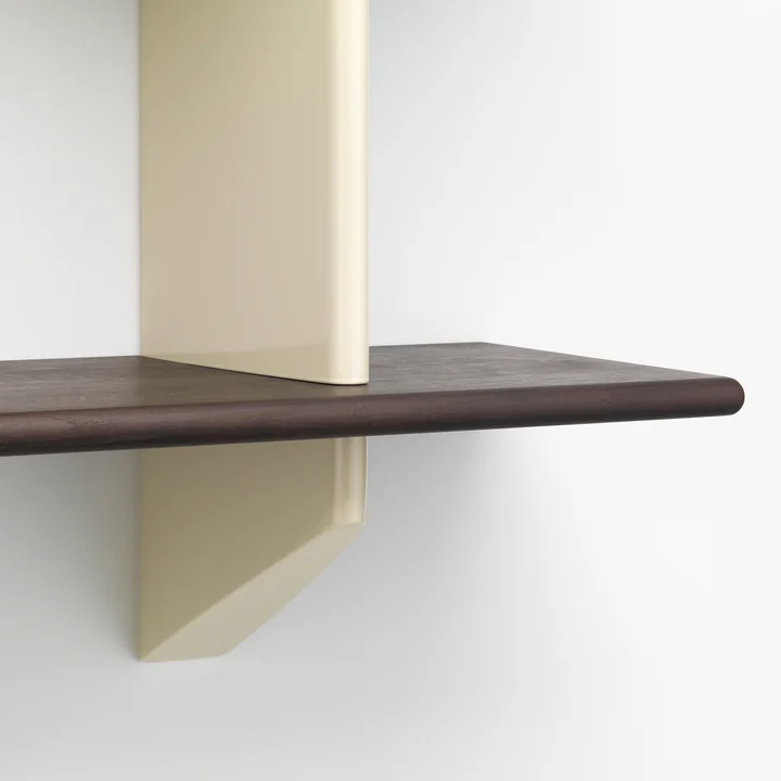 Rayonnage Mural van Vitra in de uitvoering donker eiken / ecru