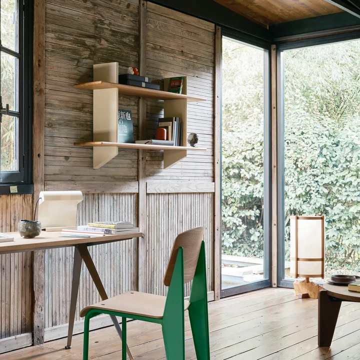 Rayonnage Mural van Vitra in de uitvoering eiken natuur / ecru