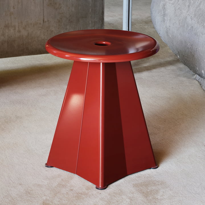 Tabouret Métallique Kruk van Vitra in de uitvoering japans rood