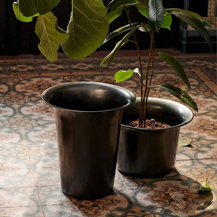 Spun Aluminium pot van Ferm Living