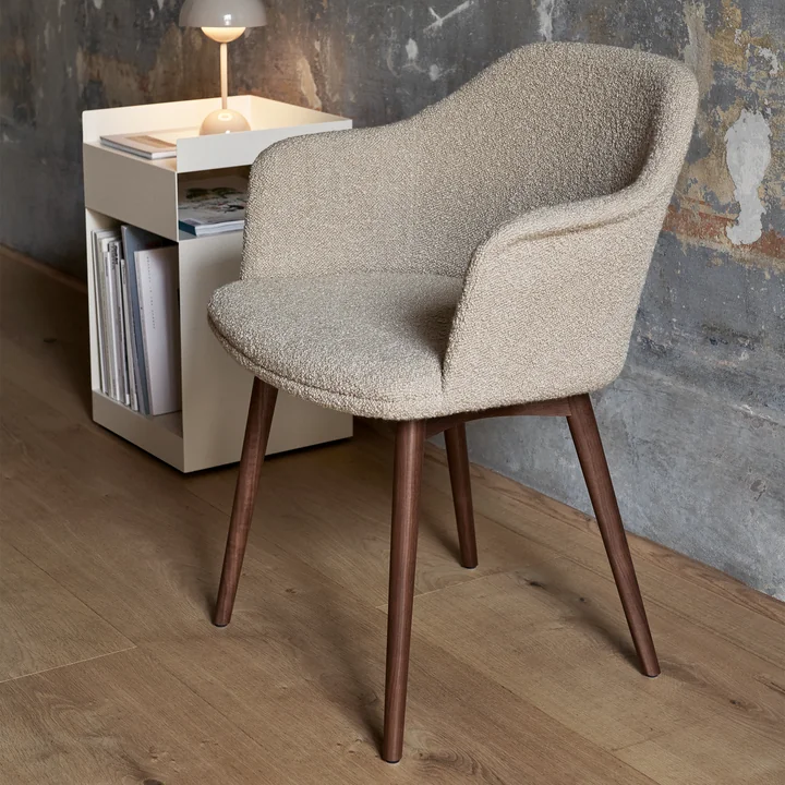 & Tradition - Rely HW79 Fauteuil, frame walnoot / beige (Karakorum 003)