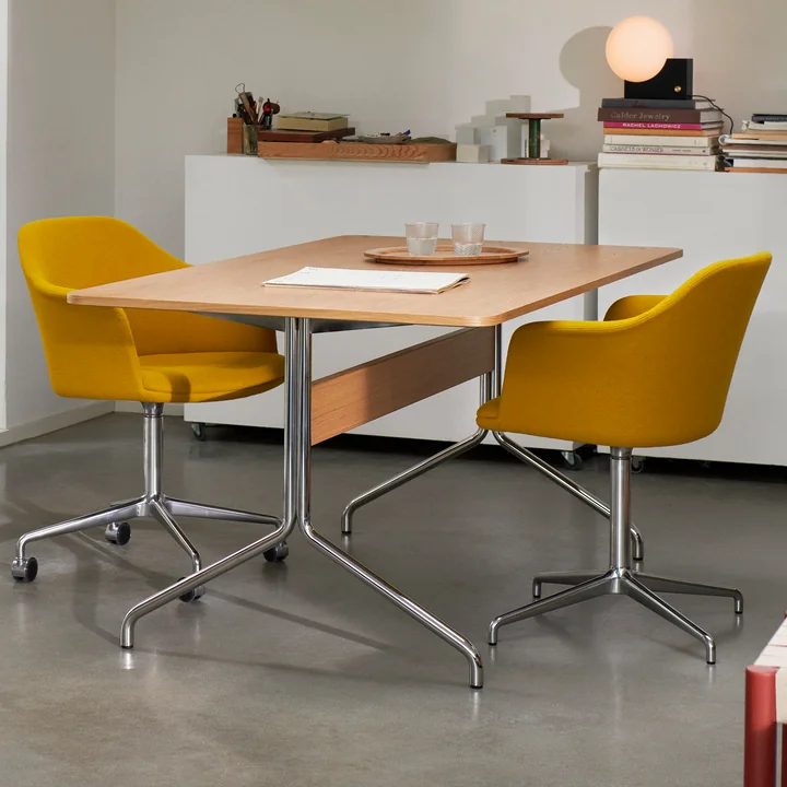 Pavilion Dining Eettafel, eiken blank gelakt / frame chroom door & Tradition