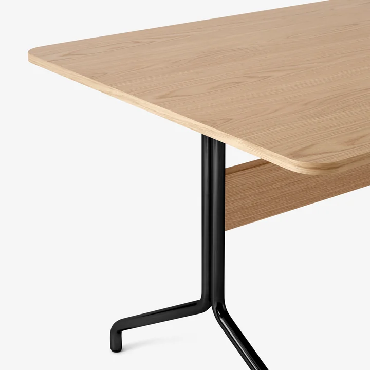 Pavilion Dining Eettafel, eiken blank gelakt / zwart frame door & Tradition