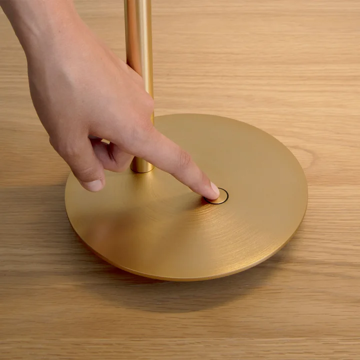 Omni LED tafellamp, messing van Umage