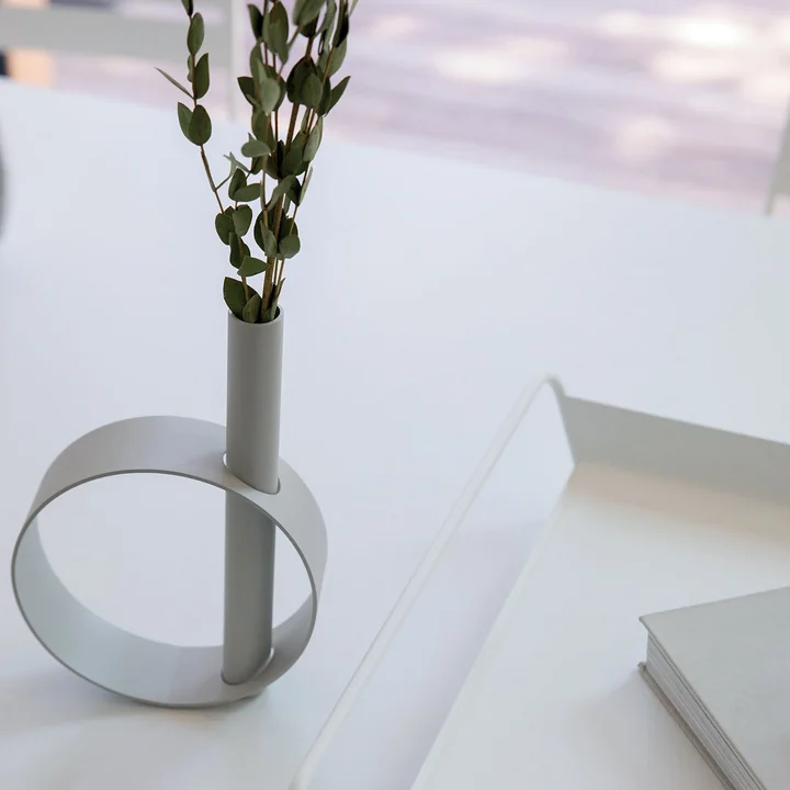 De kleurrijke IOS vazen van Fermob